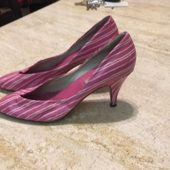 Vintage Pink candy-stripe Bandolino heels - Picture 4 of 5